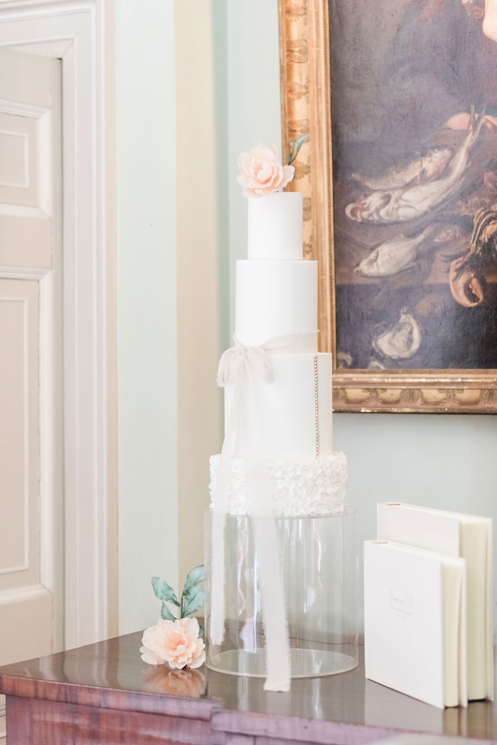 Louise Hayes-luxury wedding cake designer-Berkshire-Mapledurham Estate