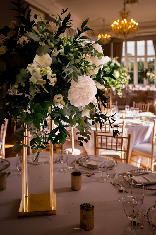 Elegant and stylish white wedding at Berkshire Mansion house, Easthampstead Park | Natalie Chiverton Photography | Louise Hayes Cake Design