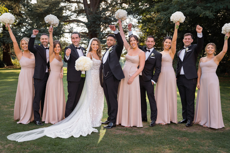 Elegant and stylish white wedding at Berkshire Mansion house, Easthampstead Park | Natalie Chiverton Photography | Louise Hayes Cake Design