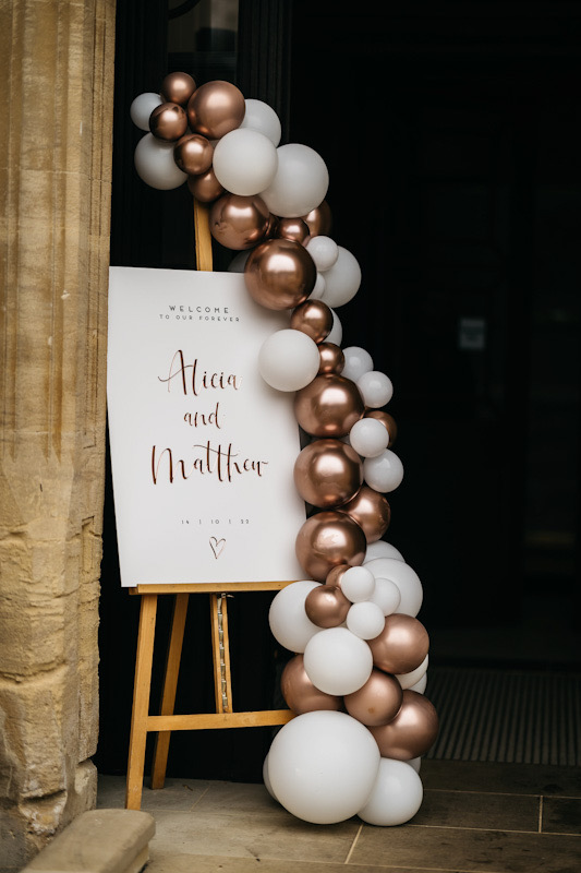 Berkshire Mansion House wedding, Easthampstead Park | Chris Kemp Photography | Louise Hayes Cake Design