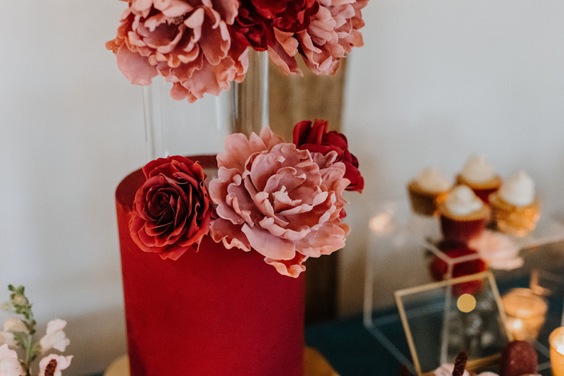 Cosy glam Surrey winter wedding | Contemporary wedding cake with dessert table | Melissa Megan Photography | Louise Hayes Cake Design