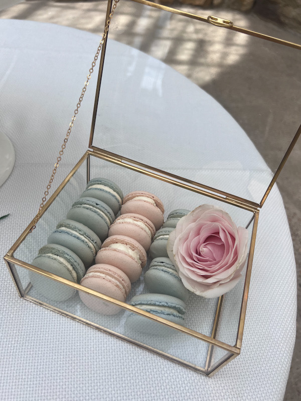 Beautiful pastel wedding macarons | Wedding dessert table | Luxury Son Park wedding | Louise Hayes Cake Design