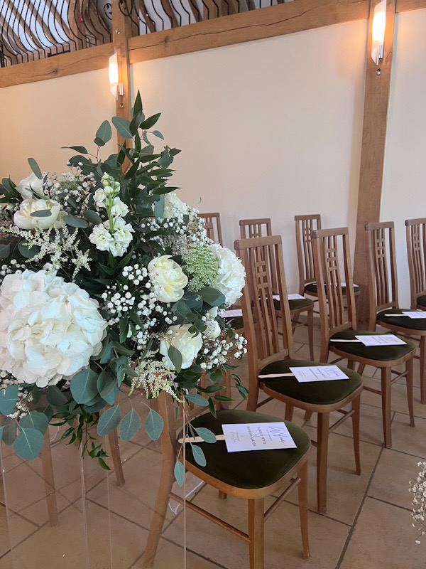 Rivervale Barn wedding, Berkshire | Louise Hayes Cake Design