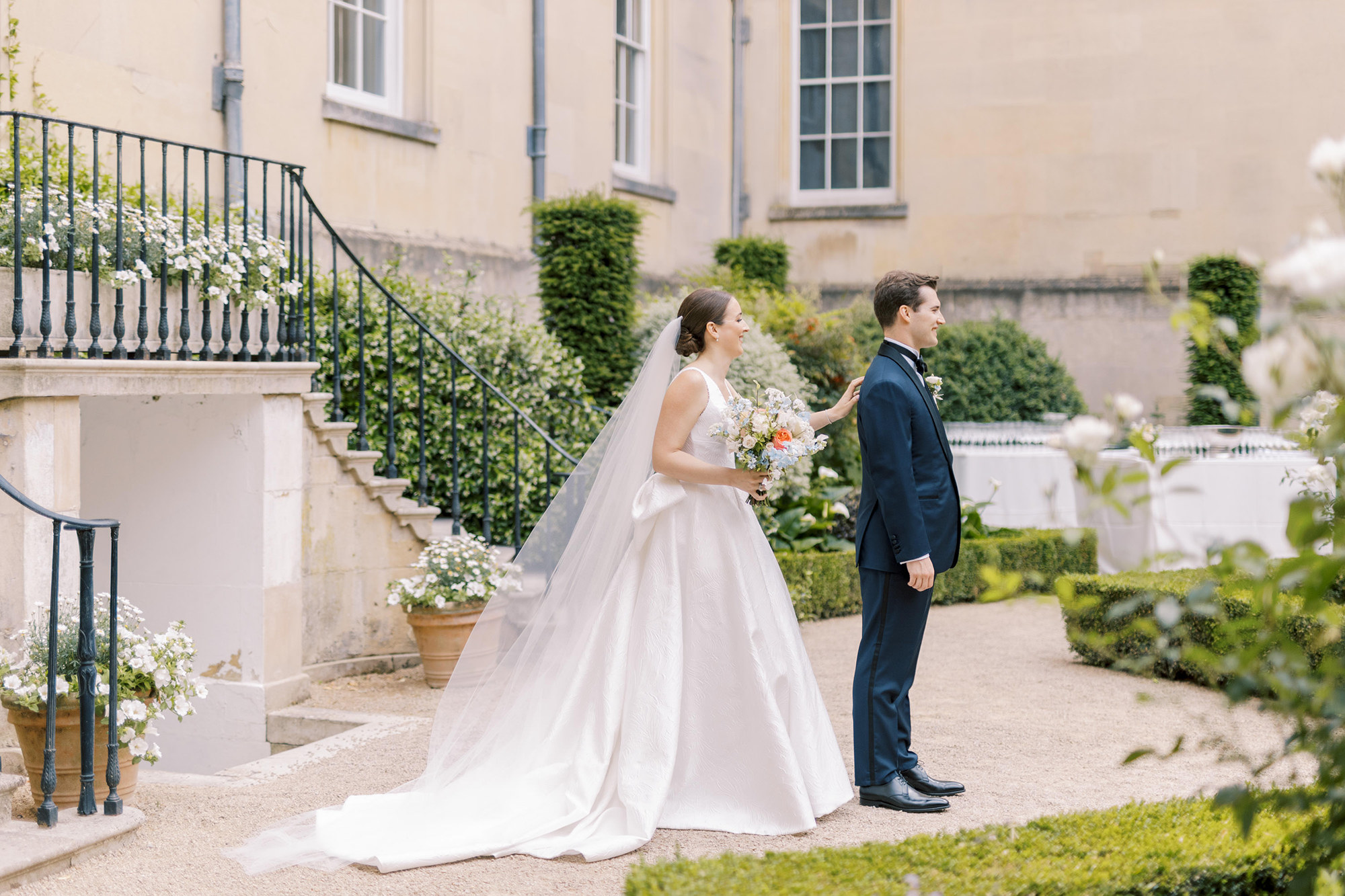 Luxury Syon Park wedding | Helen Warner Photography | Louise Hayes Cake Design