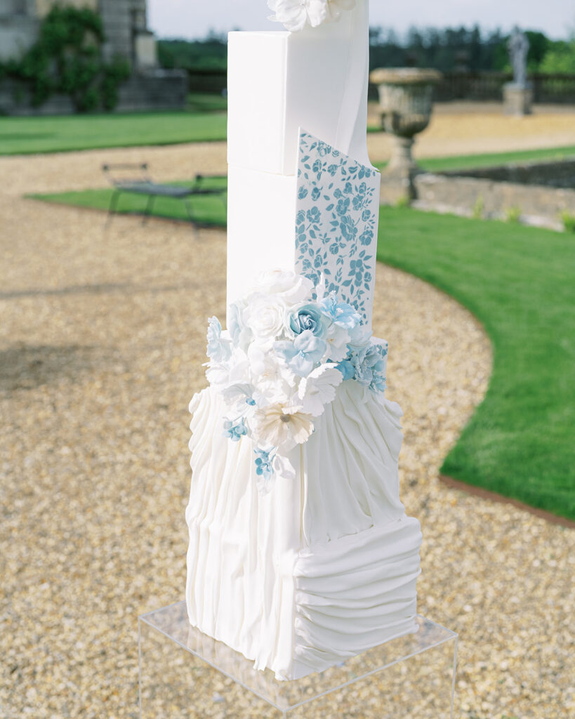 Luxury Somerley House Summer wedding | Contemporary square cake designs | Jamie Edward Photography | Louise Hayes Cake Design
