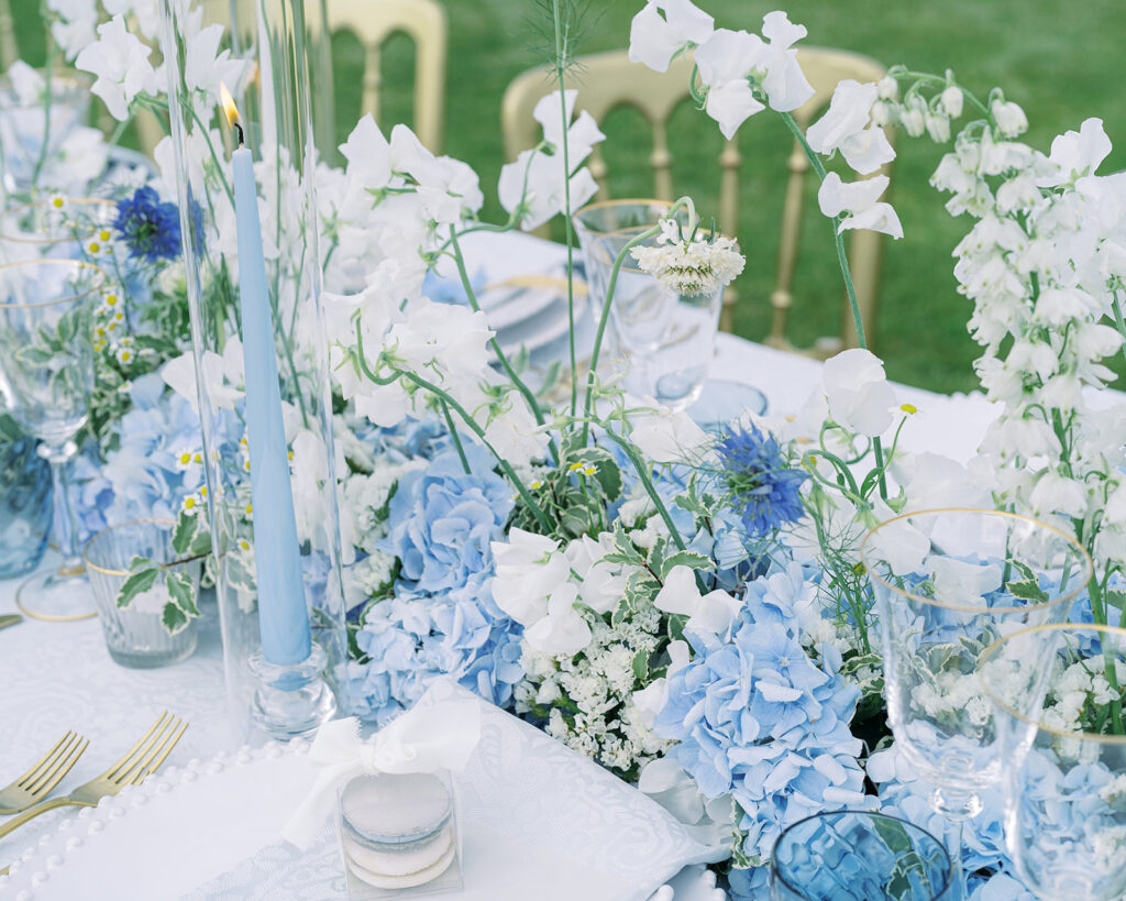 Luxury Somerley House Summer wedding | Jamie Edward Photography | Louise Hayes Cake Design