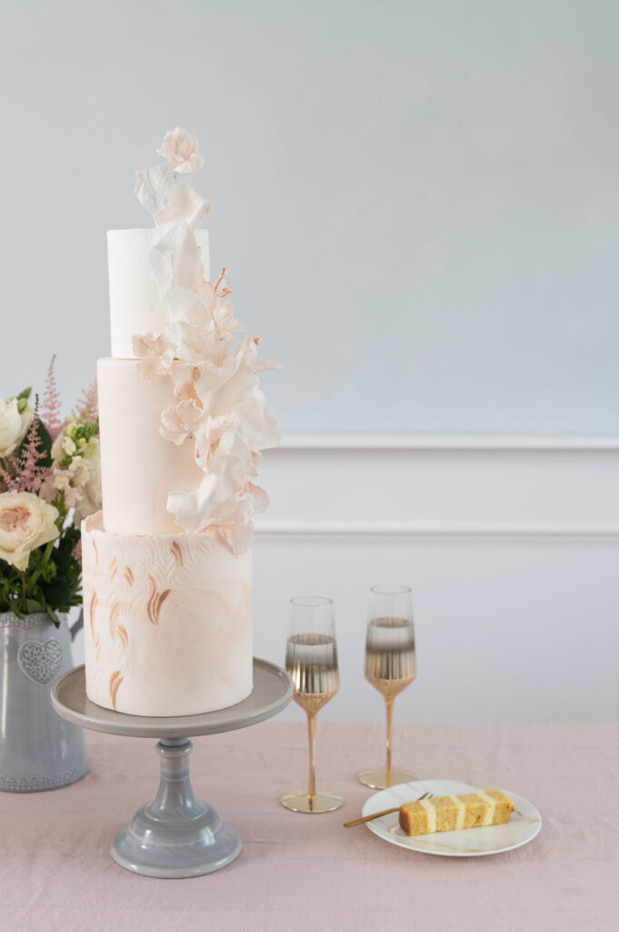 Luxury wedding cake designer | Contemporary wedding cakes | Wedding cakes in London and Home Counties | Louise Hayes Cake Design