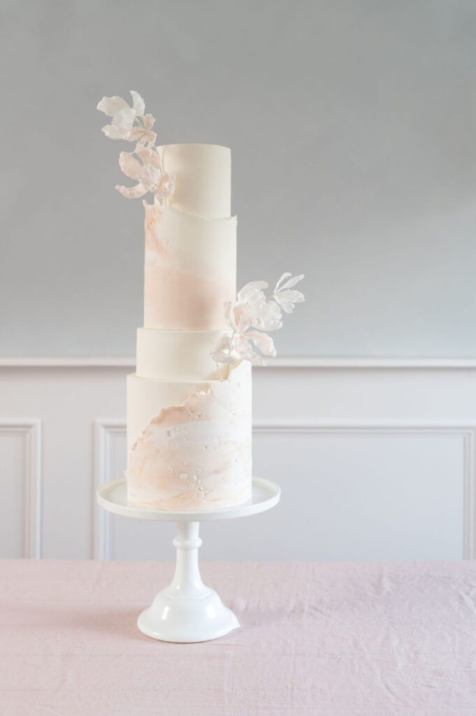 Luxury wedding cake designer | Contemporary wedding cakes | Wedding cakes in London and Home Counties | Louise Hayes Cake Design