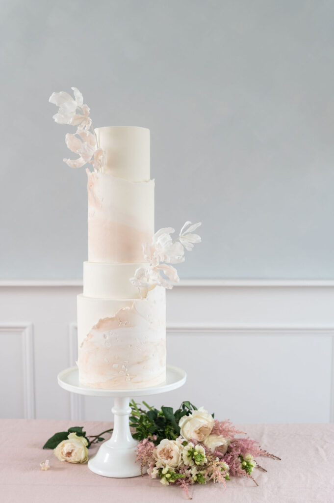 Luxury wedding cake designer | Contemporary wedding cakes | Wedding cakes in London and Home Counties | Louise Hayes Cake Design