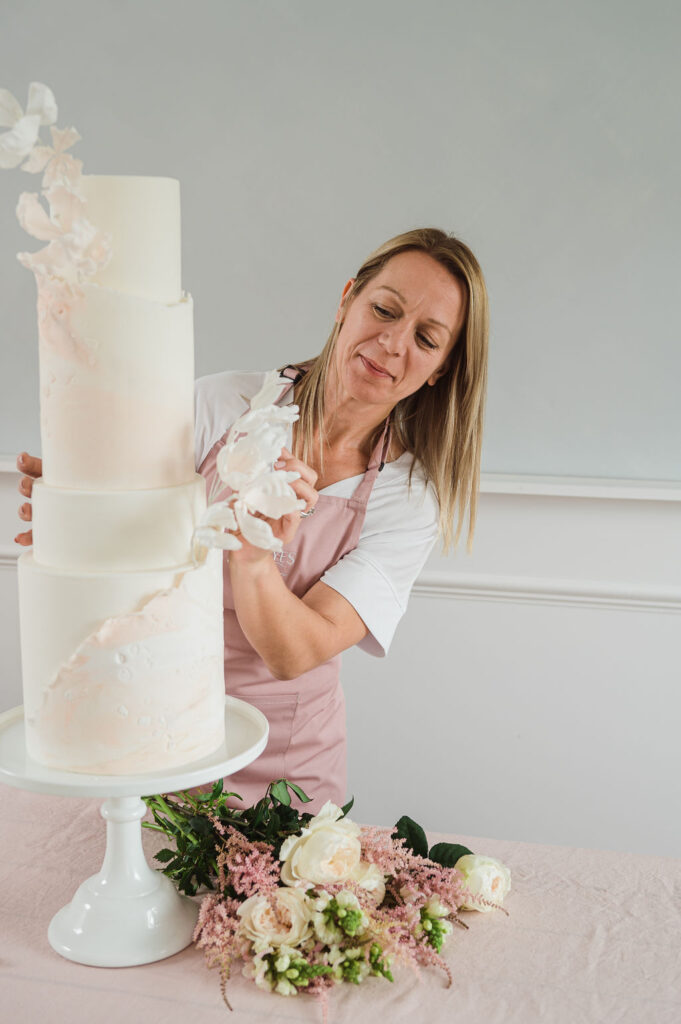 Luxury wedding cake designer | Contemporary wedding cakes | Wedding cakes in London and Home Counties | Louise Hayes Cake Design