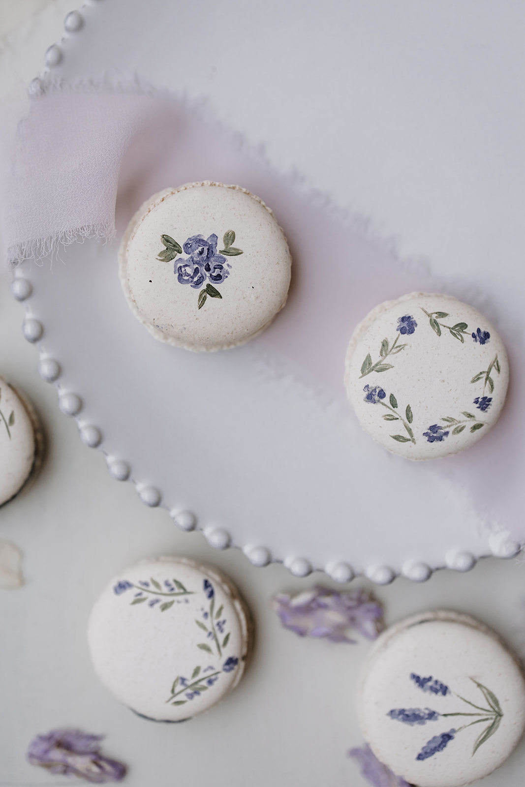 Luxury macaron wedding favors | London and Home Counties Wedding cakes | Louise Hayes Cake Design