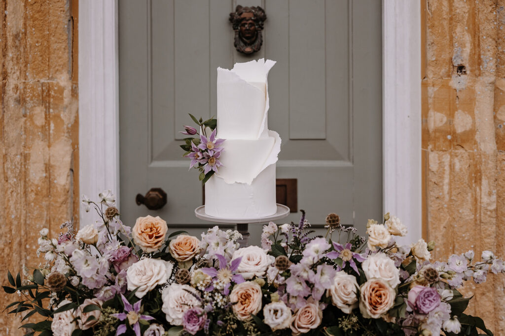 Contemporary luxury wedding cake | London and Home Counties Wedding cakes | Louise Hayes Cake Design