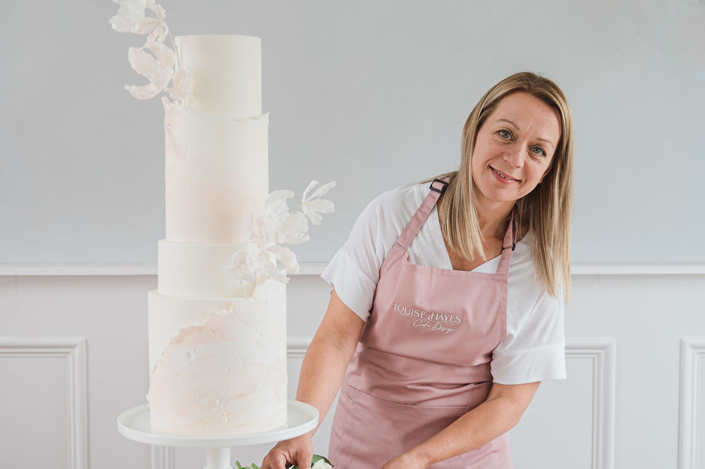 Luxury wedding cake designer | Contemporary wedding cakes | Wedding cakes in London and Home Counties | Louise Hayes Cake Design