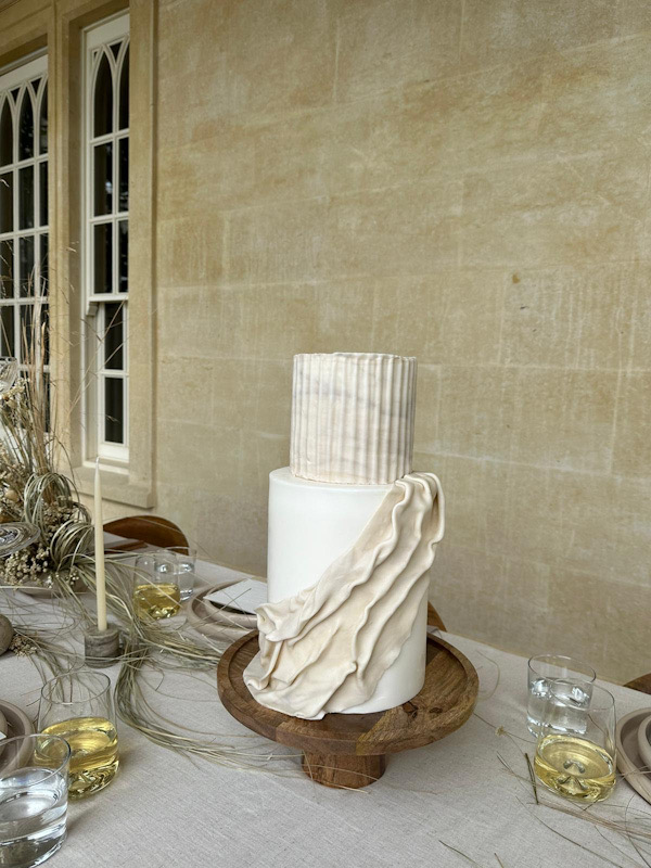 Euridge Manor Wedding | Louise Hayes Cake Design