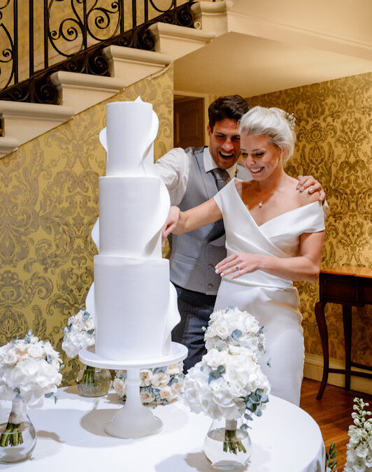 Hedsor House contemporary wedding cake designer