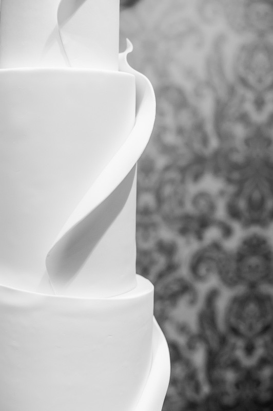 Contemporary wedding cake | Hedsor House Wedding | Louise Hayes Cake Design