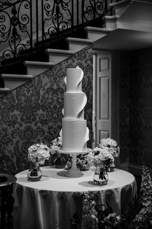 Contemporary wedding cake | Hedsor House Wedding | Louise Hayes Cake Design