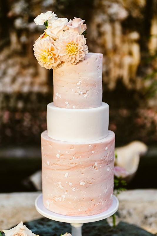 Euridge Manor wedding | Louise Hayes luxury wedding cake designer | Contemporary wedding cake