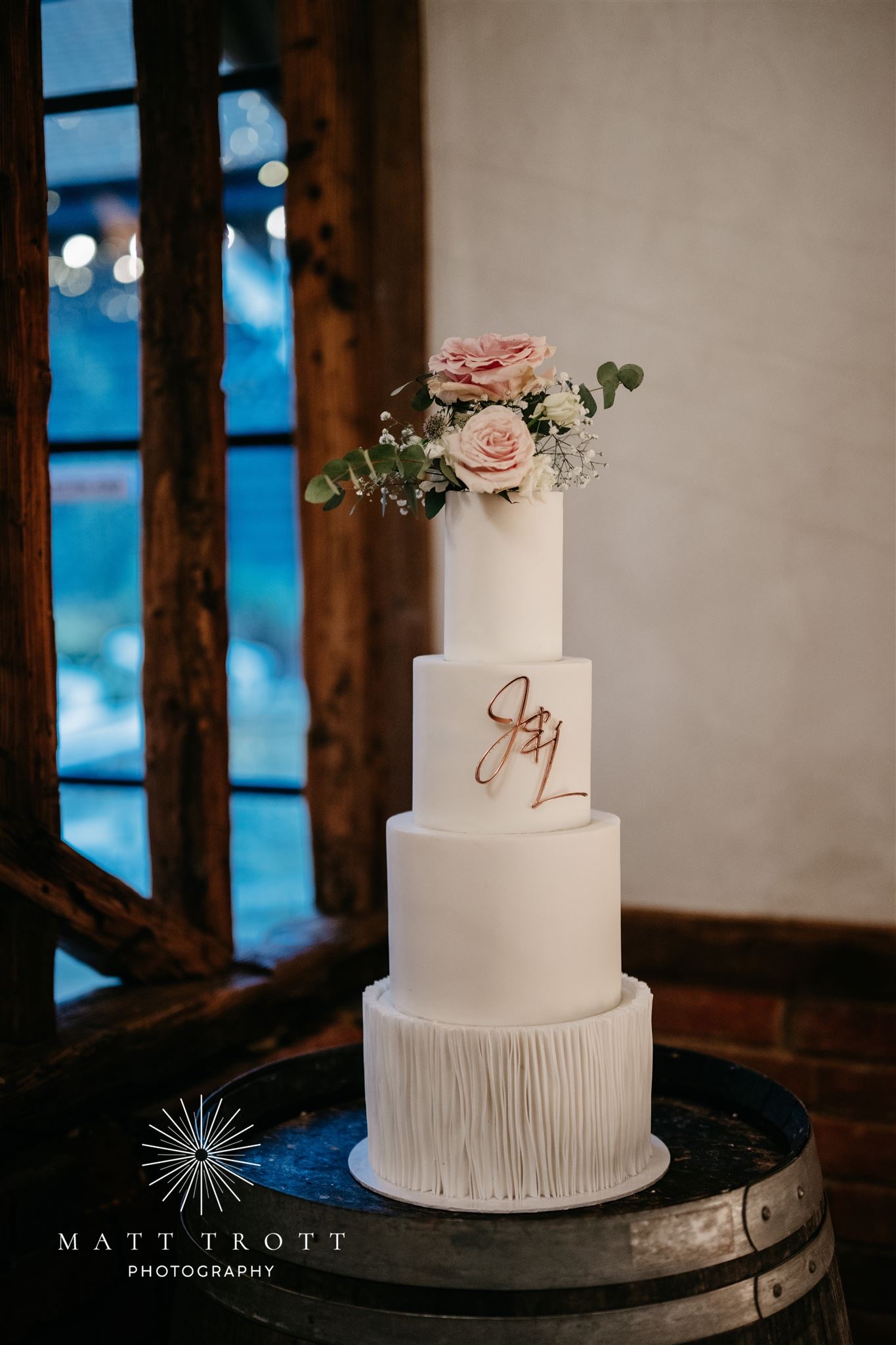 Modern white wedding cake | Stanlake park weddings | Louise Hayes Cake Design