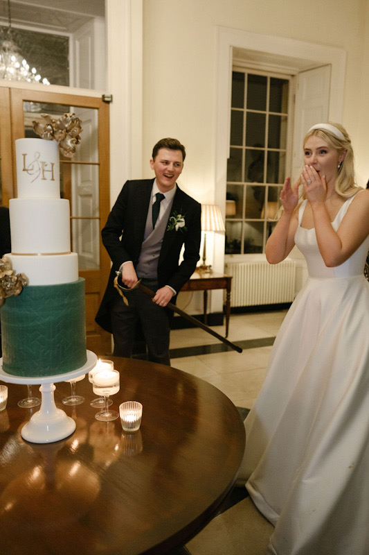 Botleys Mansion wedding | Contemporary cake design | Louise Hayes Cake Design