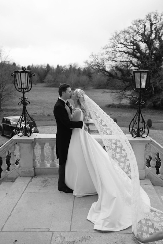 Botleys Mansion luxury wedding | New years eve wedding | Louise Hayes Cake Design