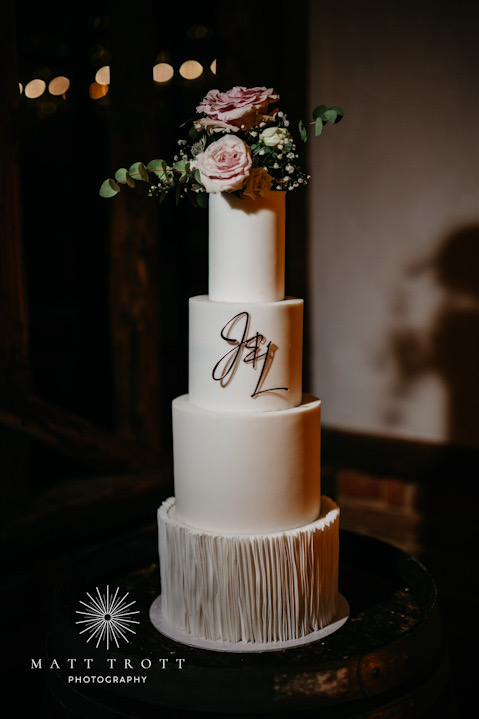 Stanlake Park, Berkshire wedding | Modern, elegant white cake design | Berkshire wedding cake designer | Louise Hayes Cake Design