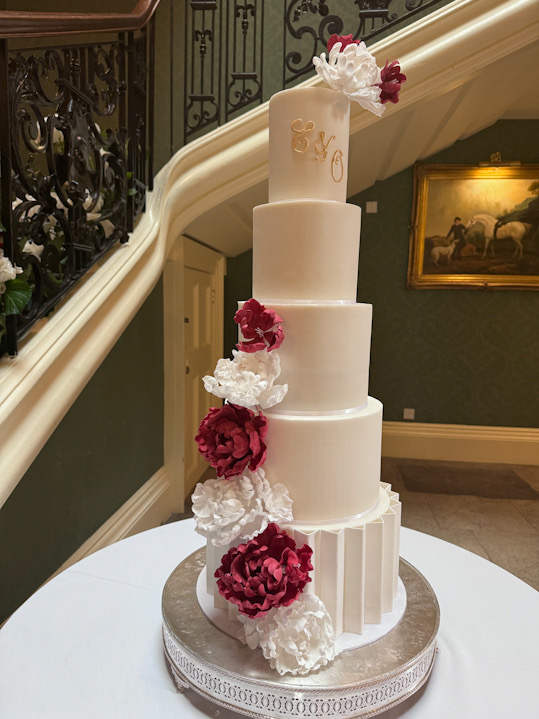 Contemporary wedding cake | London Wedding cake | Louise Hayes Cake Design