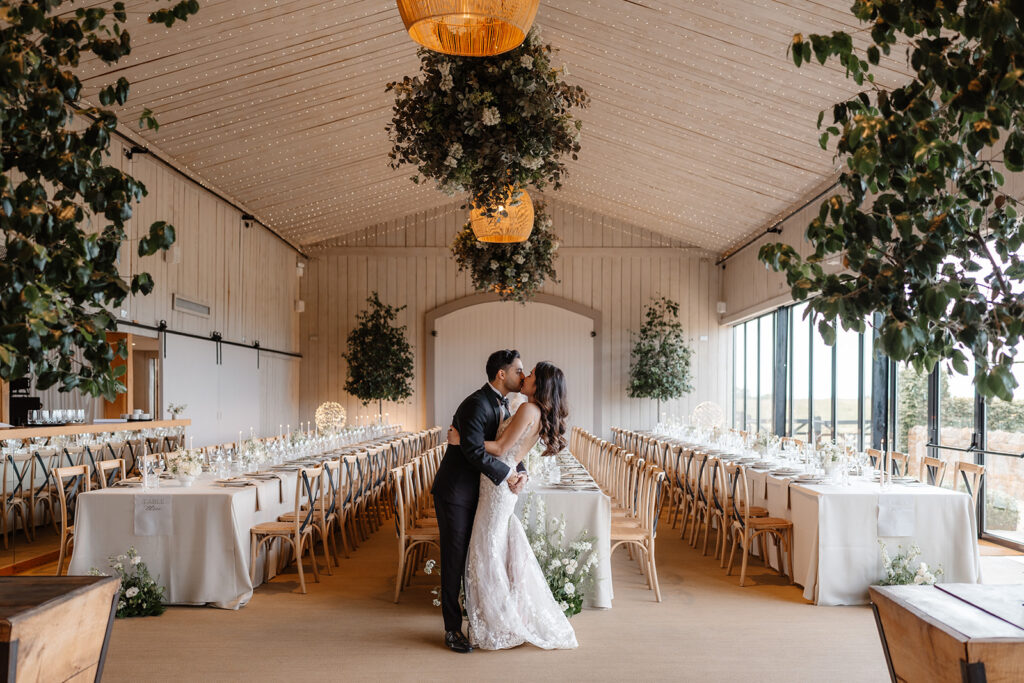 Primrose Hill Farm wedding | Contemporary cake design | Cotswold wedding cake designer | Louise Hayes Cake Design