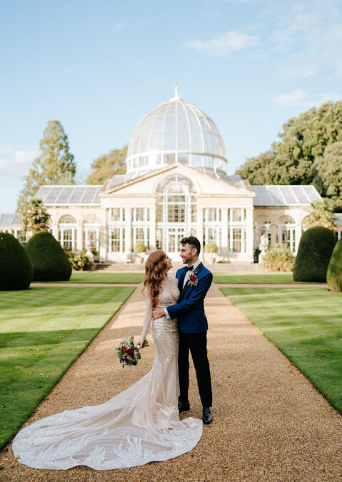 Beautiful destination wedding at Syon Park, London with contemporary cake