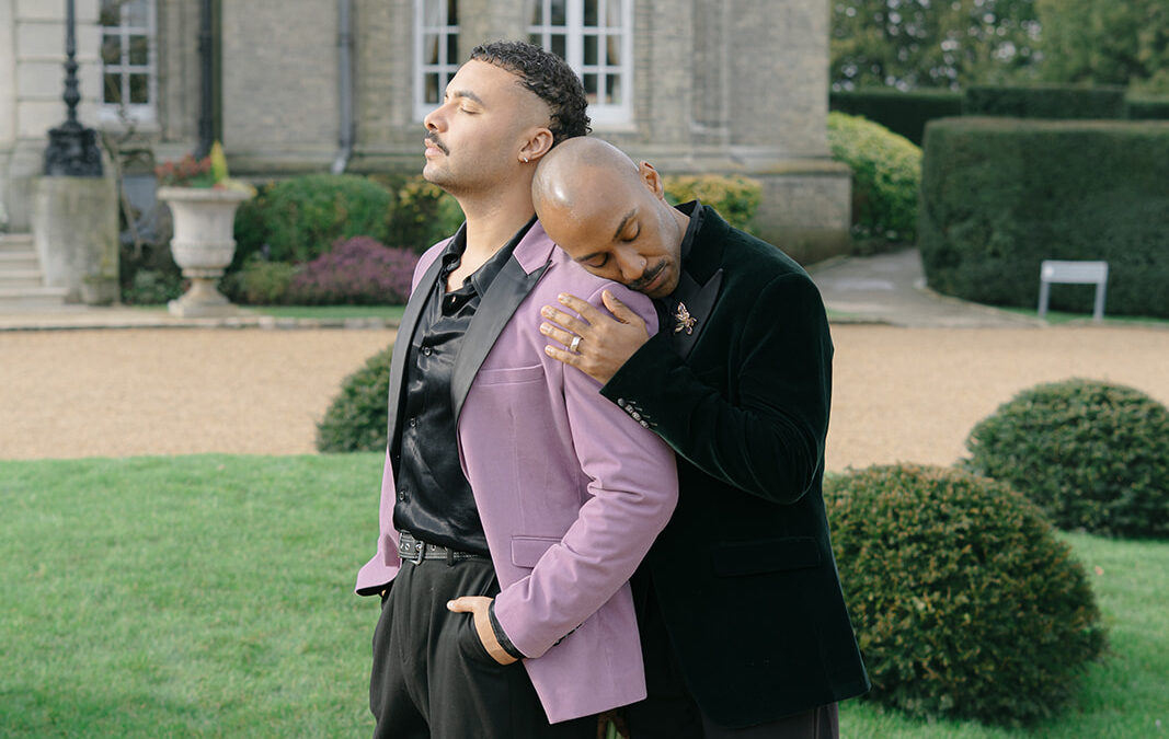 Hedsor House wedding inspiration with Spring florals and luxury cake