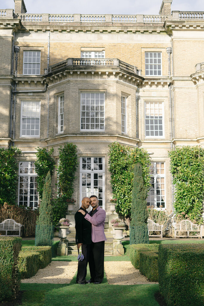 Hedsor House wedding Buckinghamshire | Berkshire wedding cake designer | Louise Hayes Cake Design |