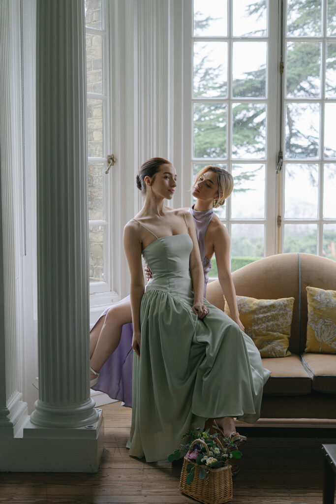 Hedsor House wedding Buckinghamshire | Berkshire wedding cake designer | Louise Hayes Cake Design |