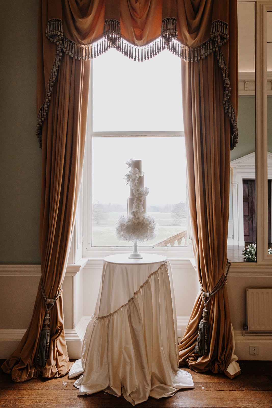 Kirtlington Park wedding Oxfordshire | Cotswolds wedding cake designer | Louise Hayes Cake Design | Contemporary ruffle cake