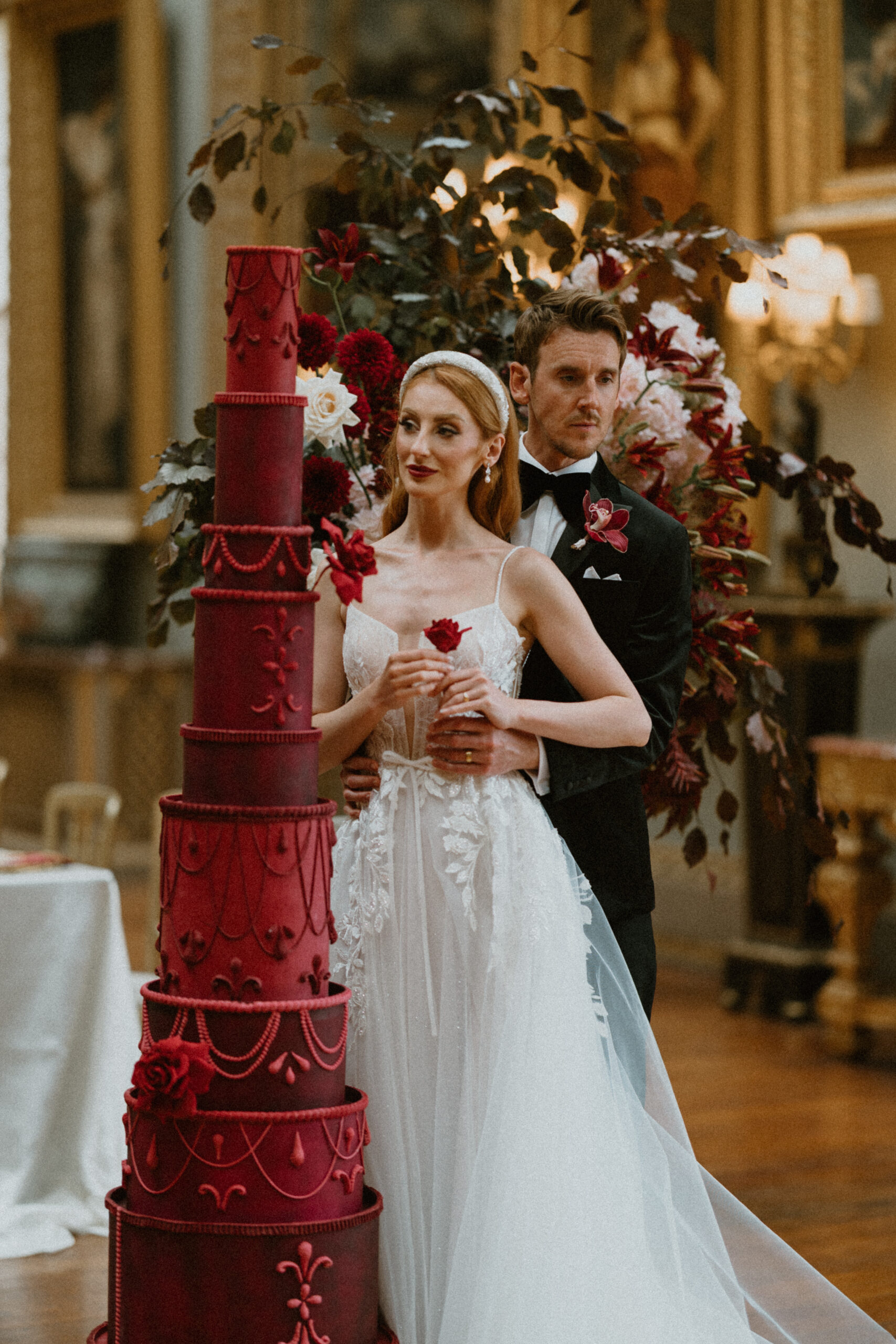 Somerley House wedding Hampshire | Hampshire wedding cake designer | Contemporary wedding cake | Tall wedding cake | Louise Hayes Cake Design |
